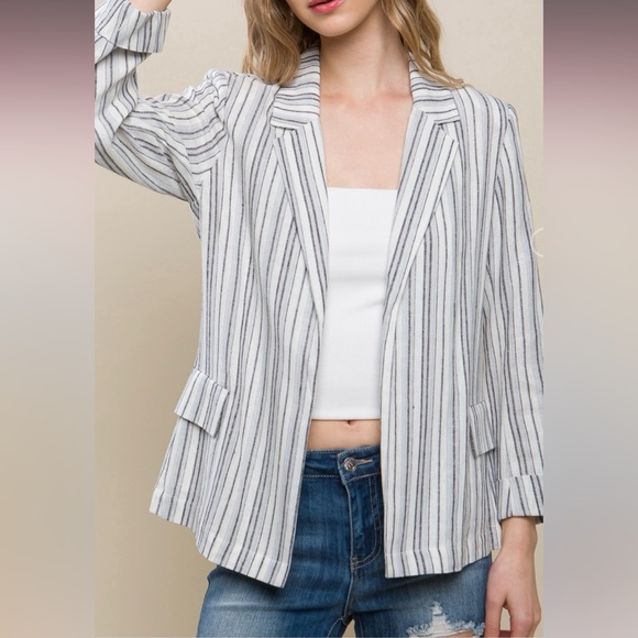 40 Fabulous Linen Stripe Roll-Sleeve Blazer - Picture 2 of 4